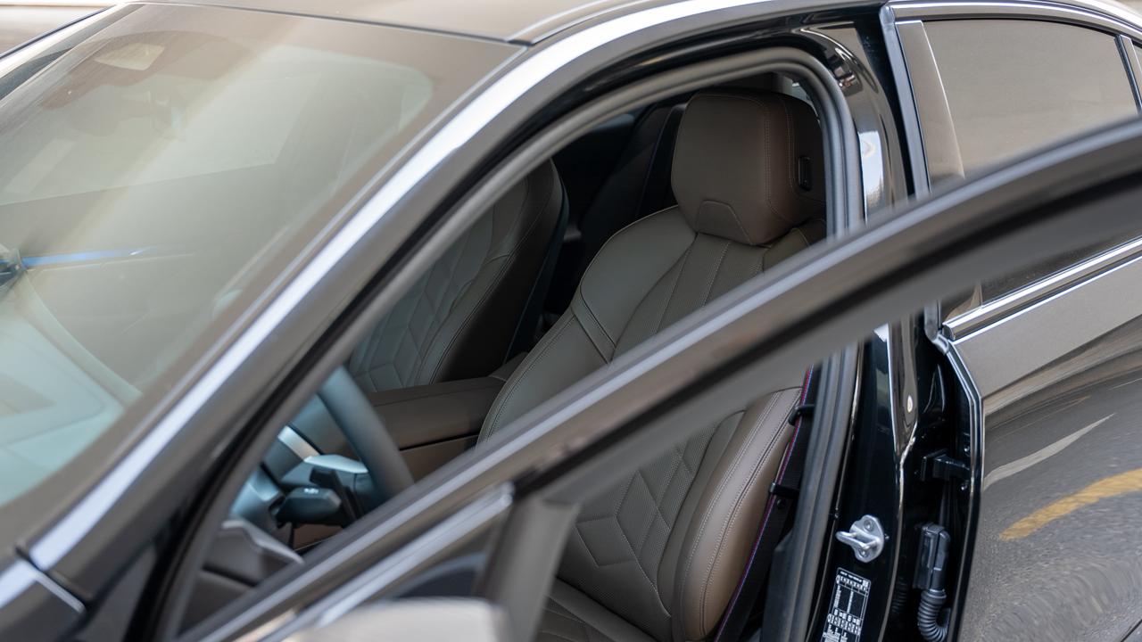 BMW 530i (2025)  BLACK 2025 Rental Dubai