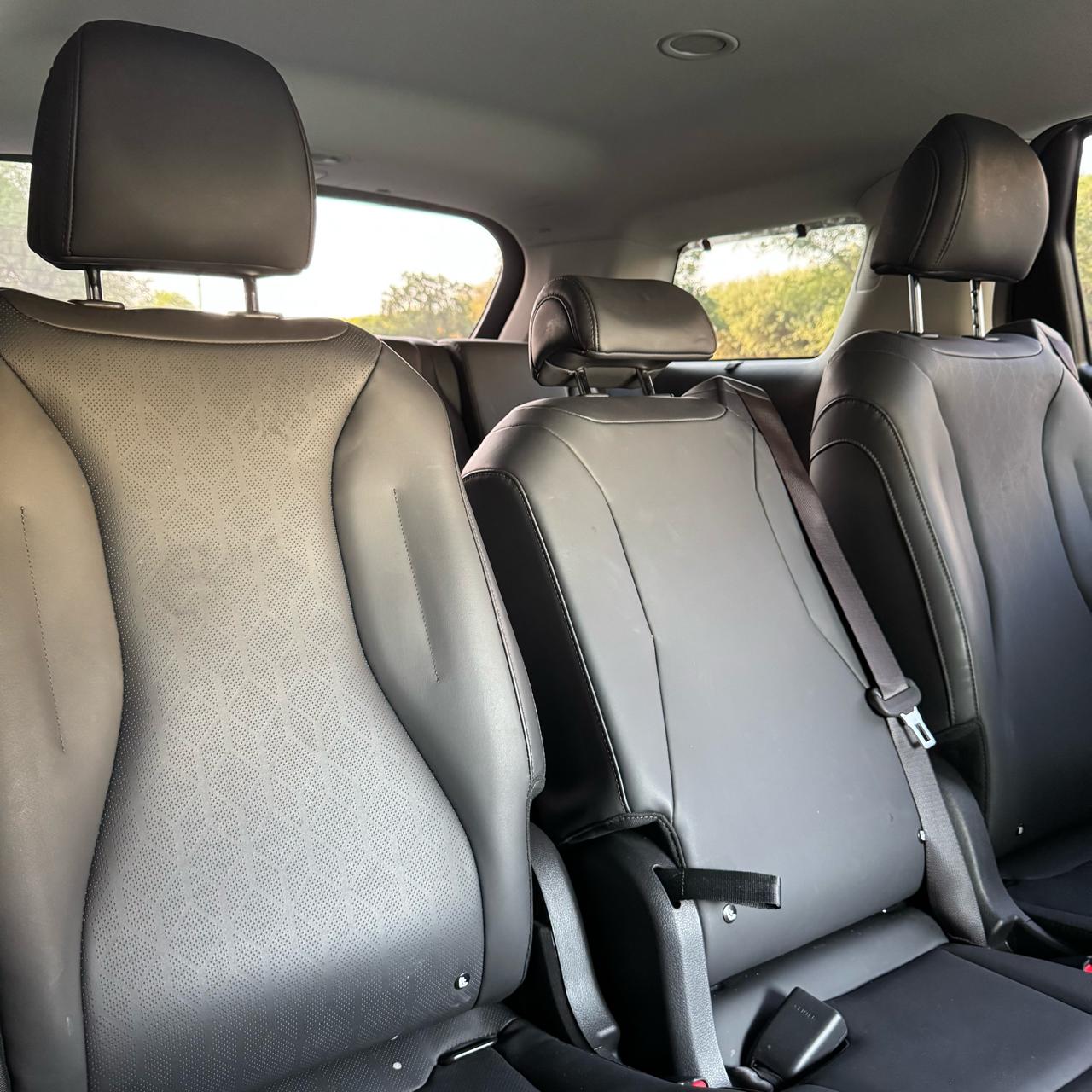 KIA Carnival   BLACK  Rental Dubai