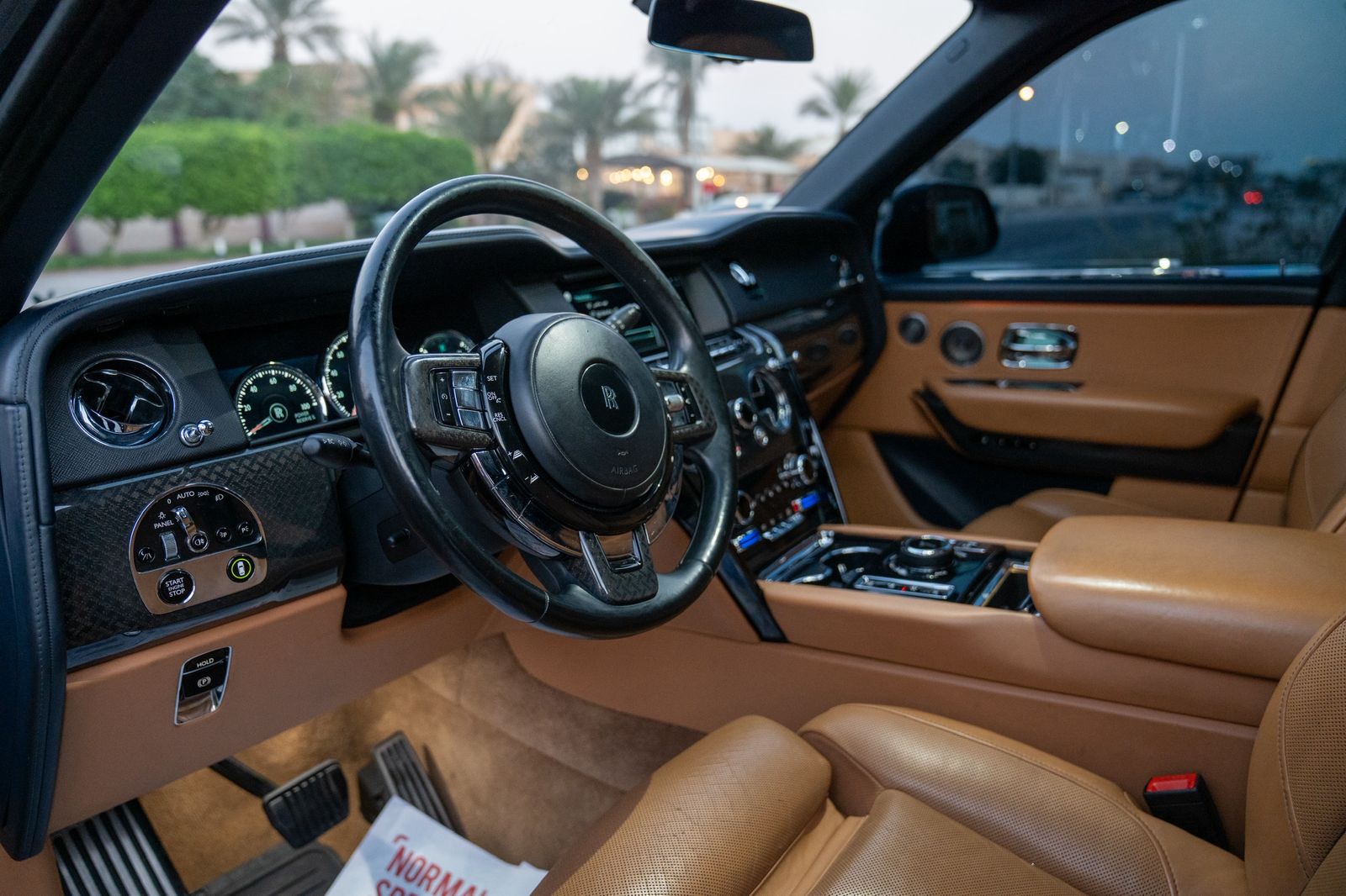 Rolls Royce Cullinan Black Badge 2023 body kit 2025  BLACK 2023 Rental Dubai