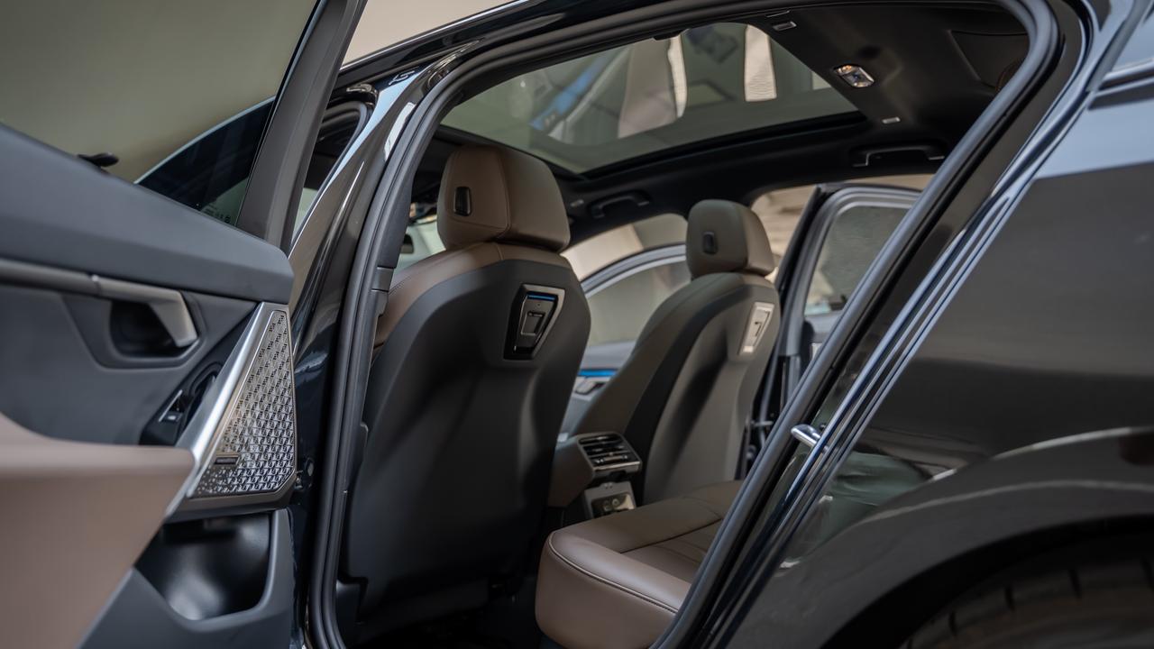 BMW 530i (2025)  BLACK 2025 Rental Dubai