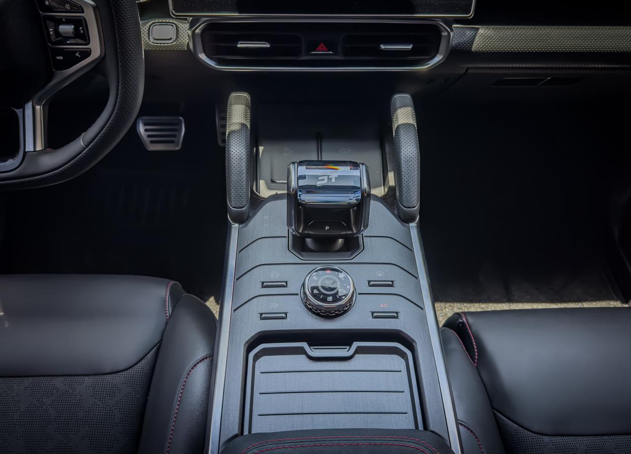 Jetour T2 2025  BLACK 2025 Rental Dubai