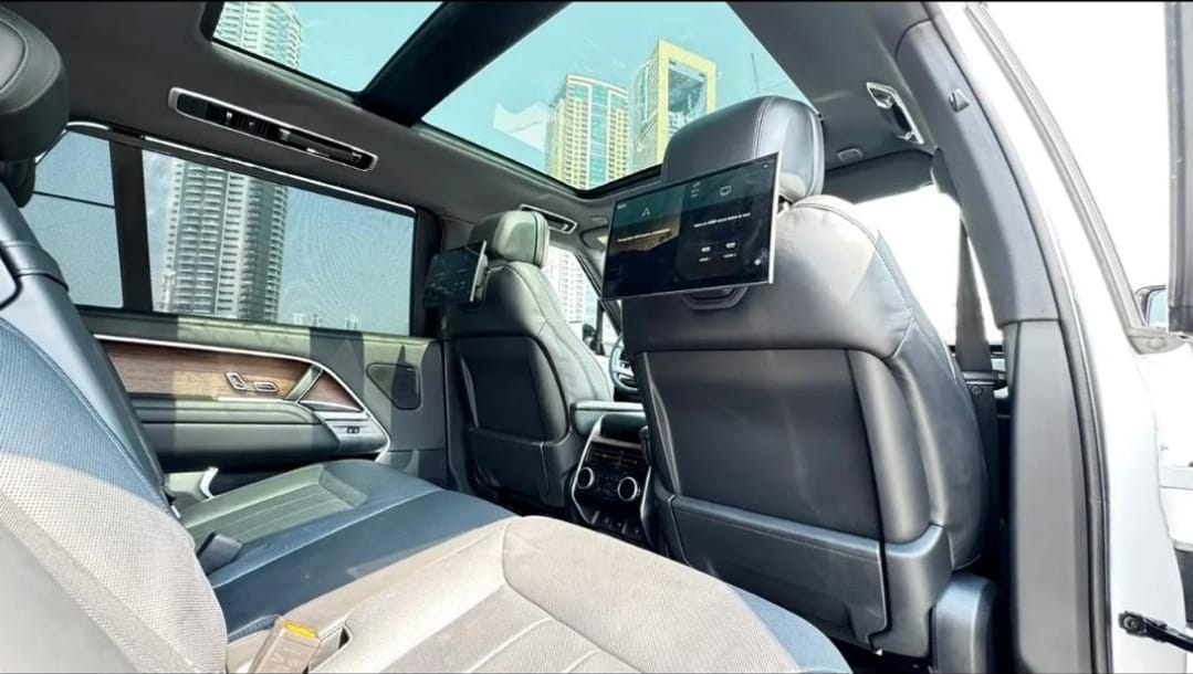 Range Rover Vogue V8 2025  WHITE 2025 Rental Dubai