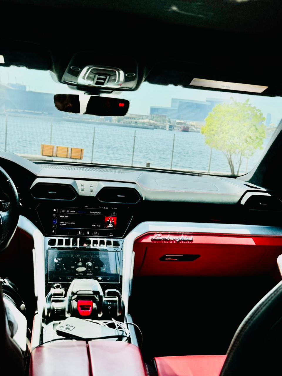 Lamborghini Urus 2025  BLACK 2025 Rental Dubai