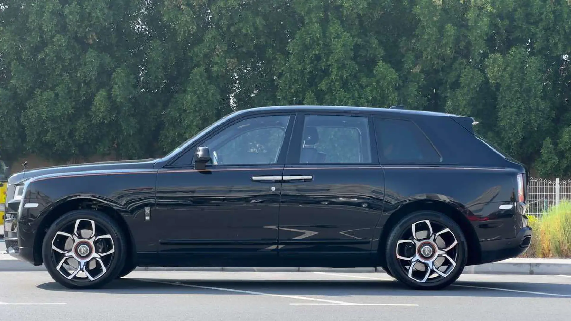 Rolls-Royce Cullinan Black Badge  BLACK 2022 Rental Dubai