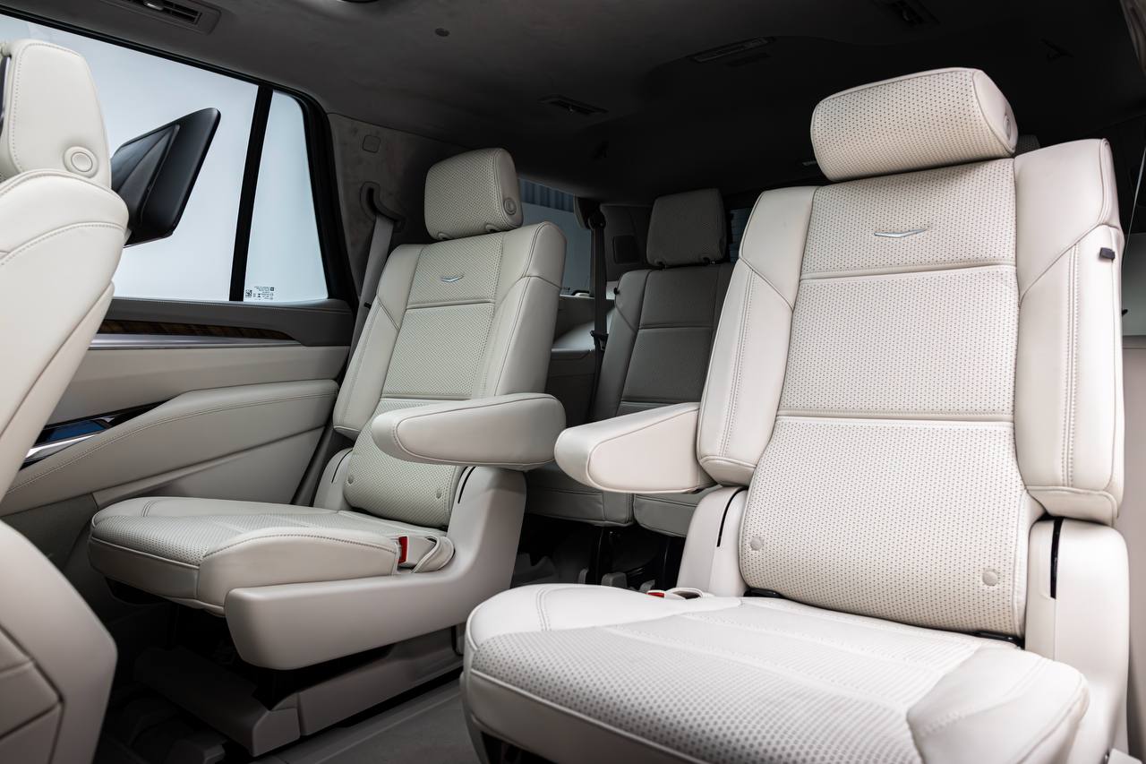 Cadillac Escalade Platinum 2025  BLACK 2025 Rental Dubai