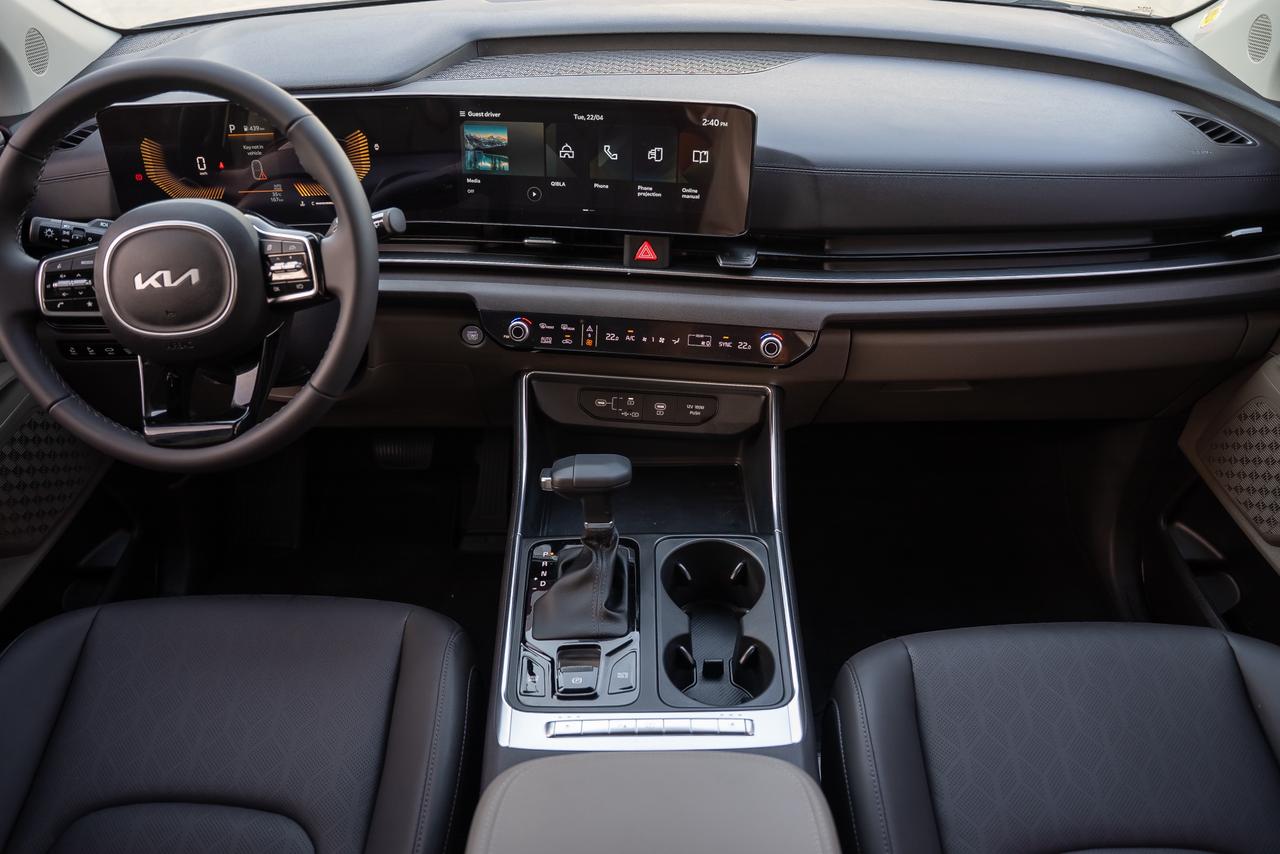 KIA Carnival 2025  BLACK 2025 Rental Dubai