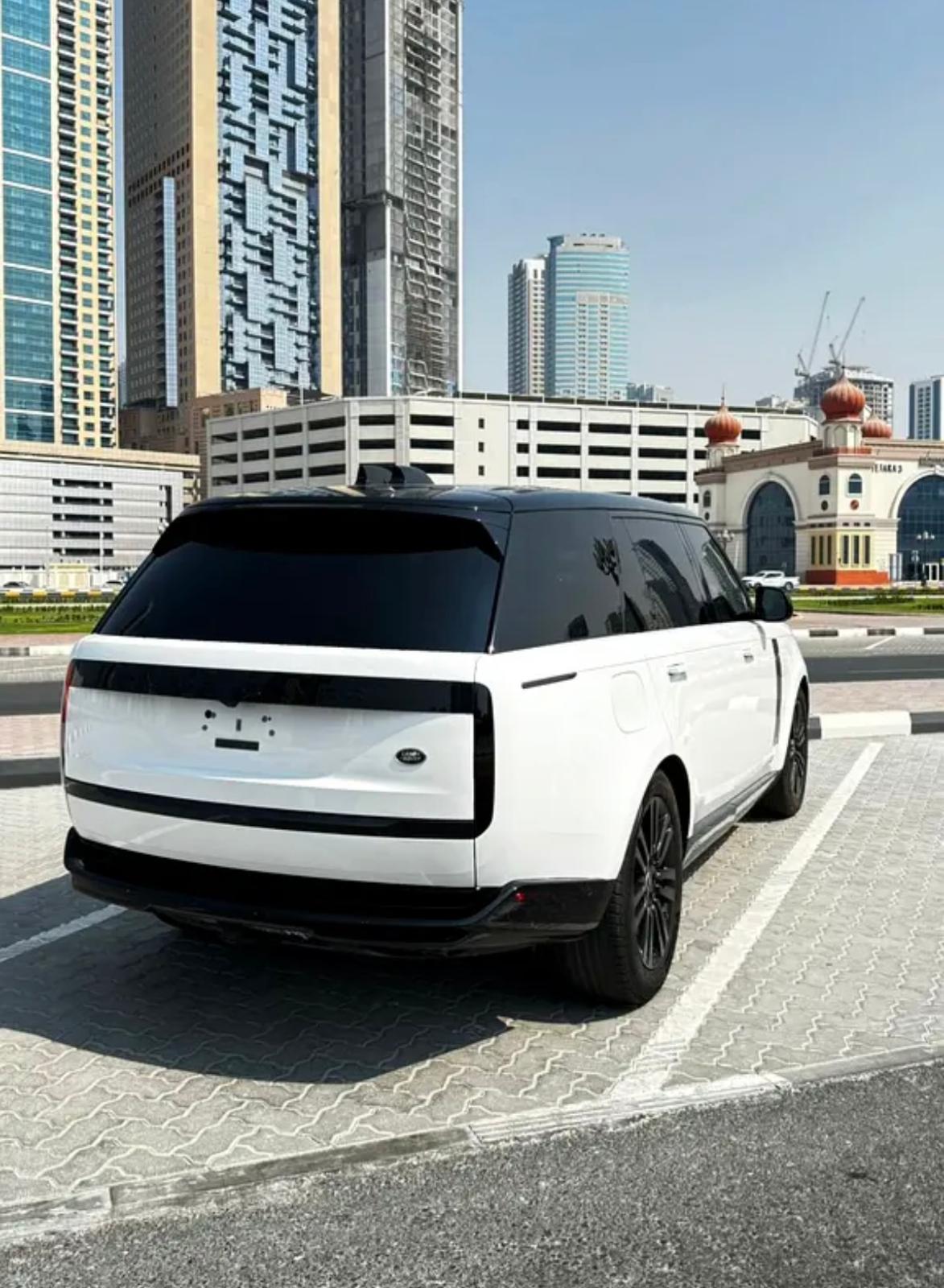 Range Rover Vogue V8 2025  WHITE 2025 Rental Dubai