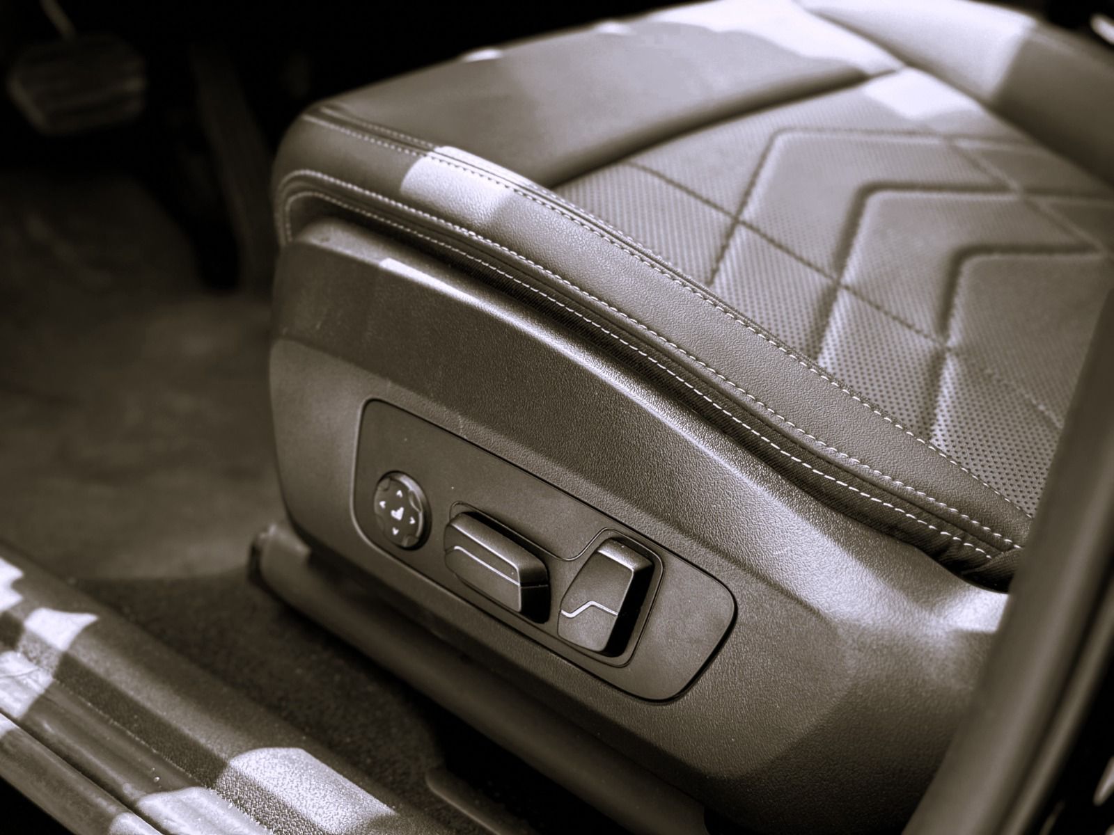 BMW X2 sDrive 2025  BLACK 2025 Rental Dubai