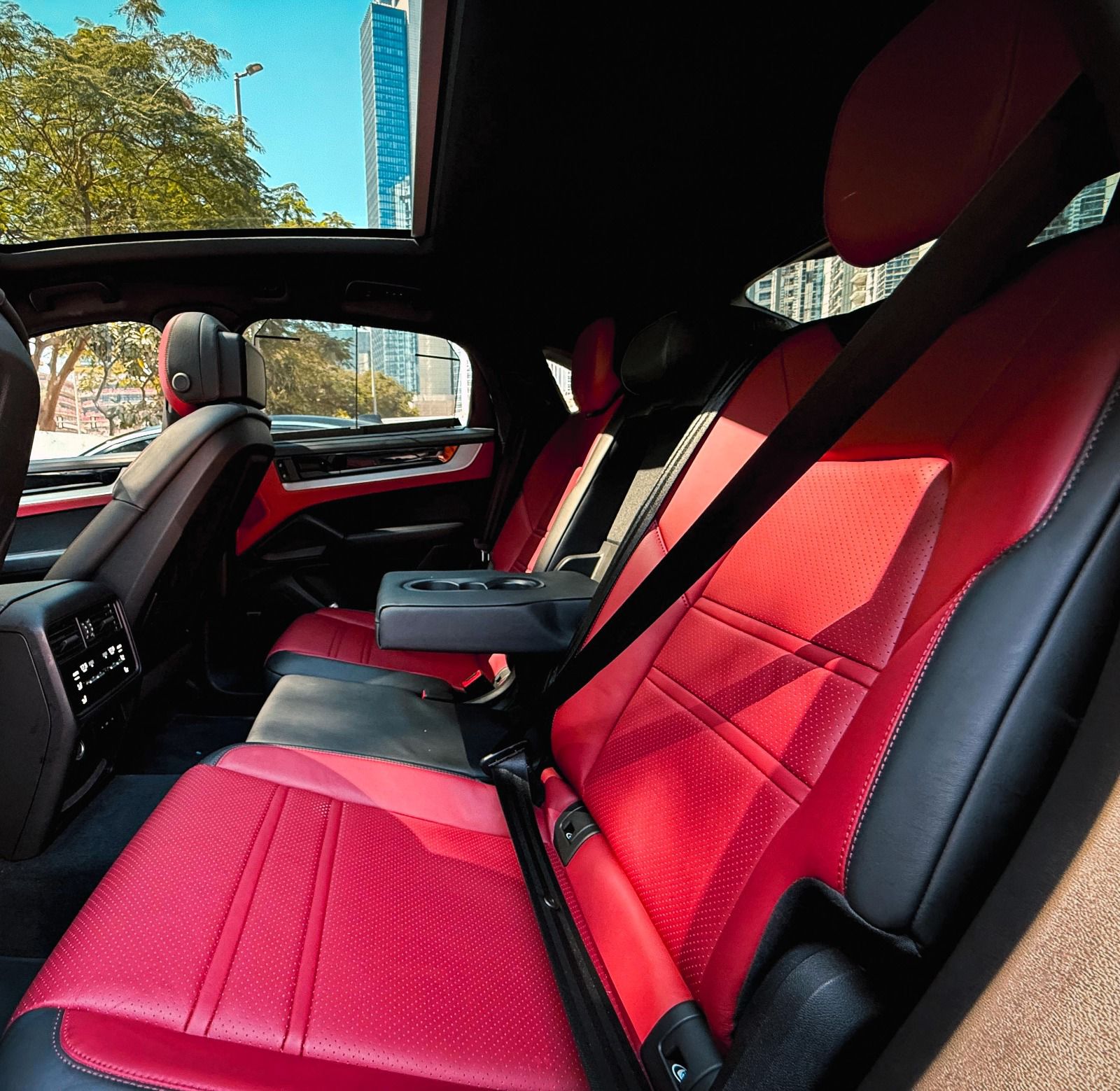 Porsche Macan 2024  WHITE 2024 Rental Dubai