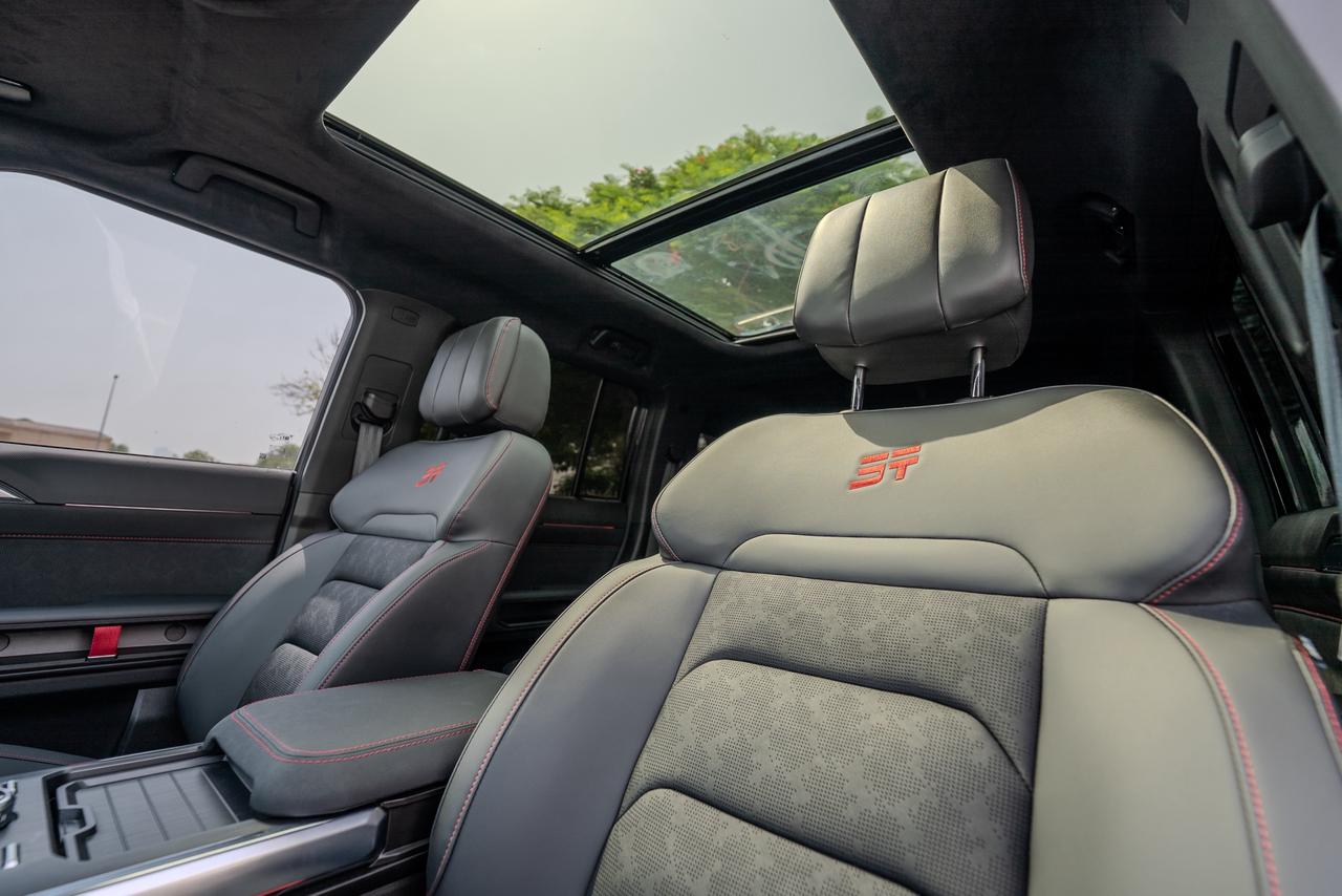 Jetour T2 2025  BLACK 2025 Rental Dubai