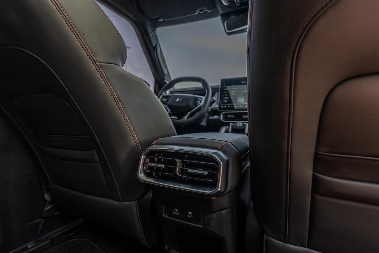 Jetour T2 2025  BLACK 2025 Rental Dubai