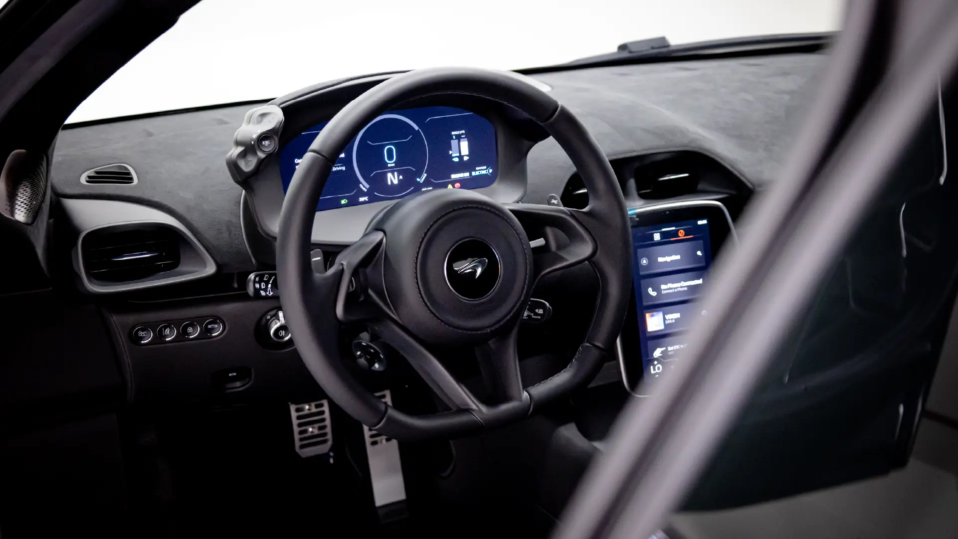 McLaren Artura  BLACK 2024 Rental Dubai