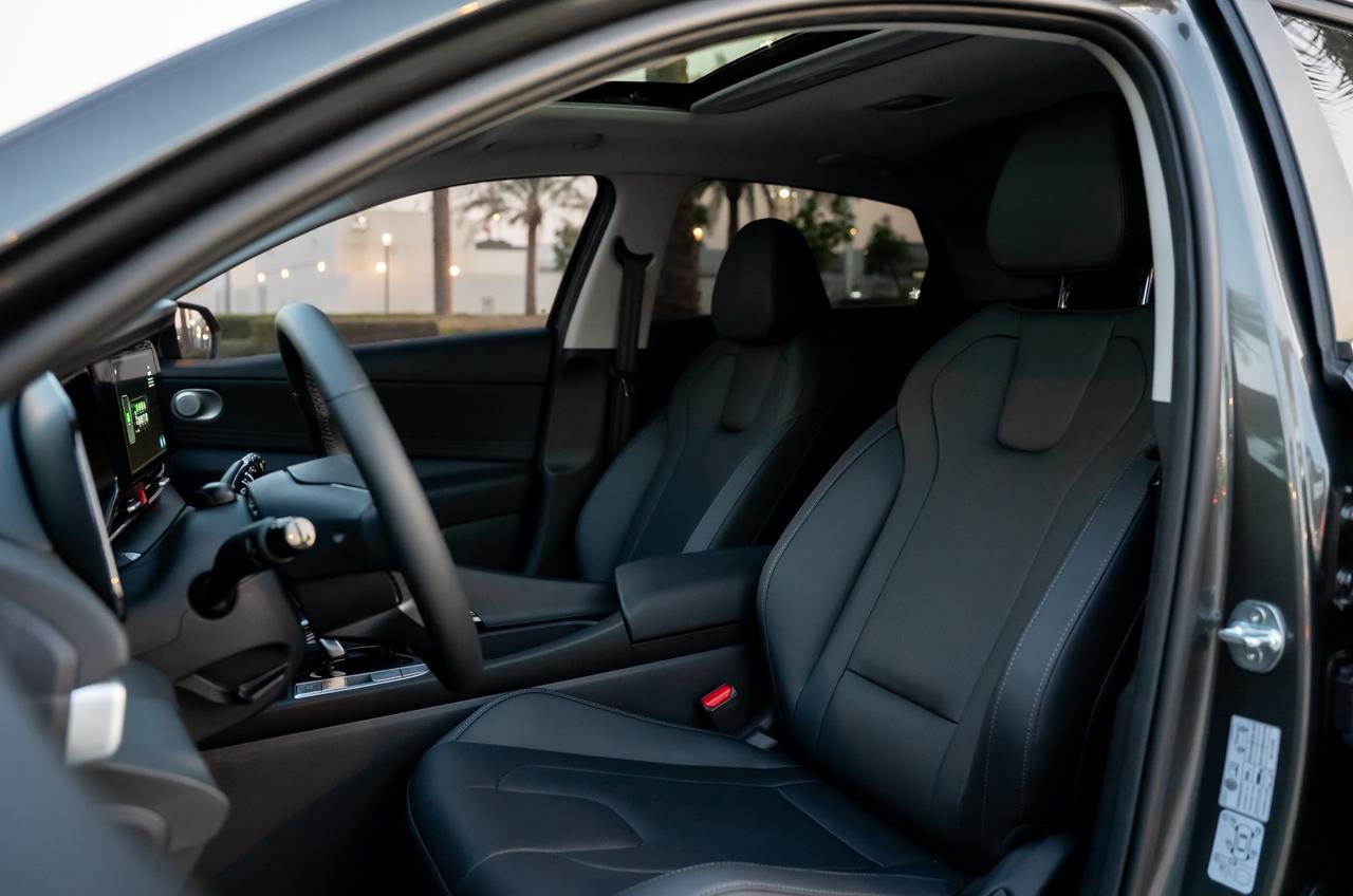 Jetour T2 2025  BLACK 2025 Rental Dubai