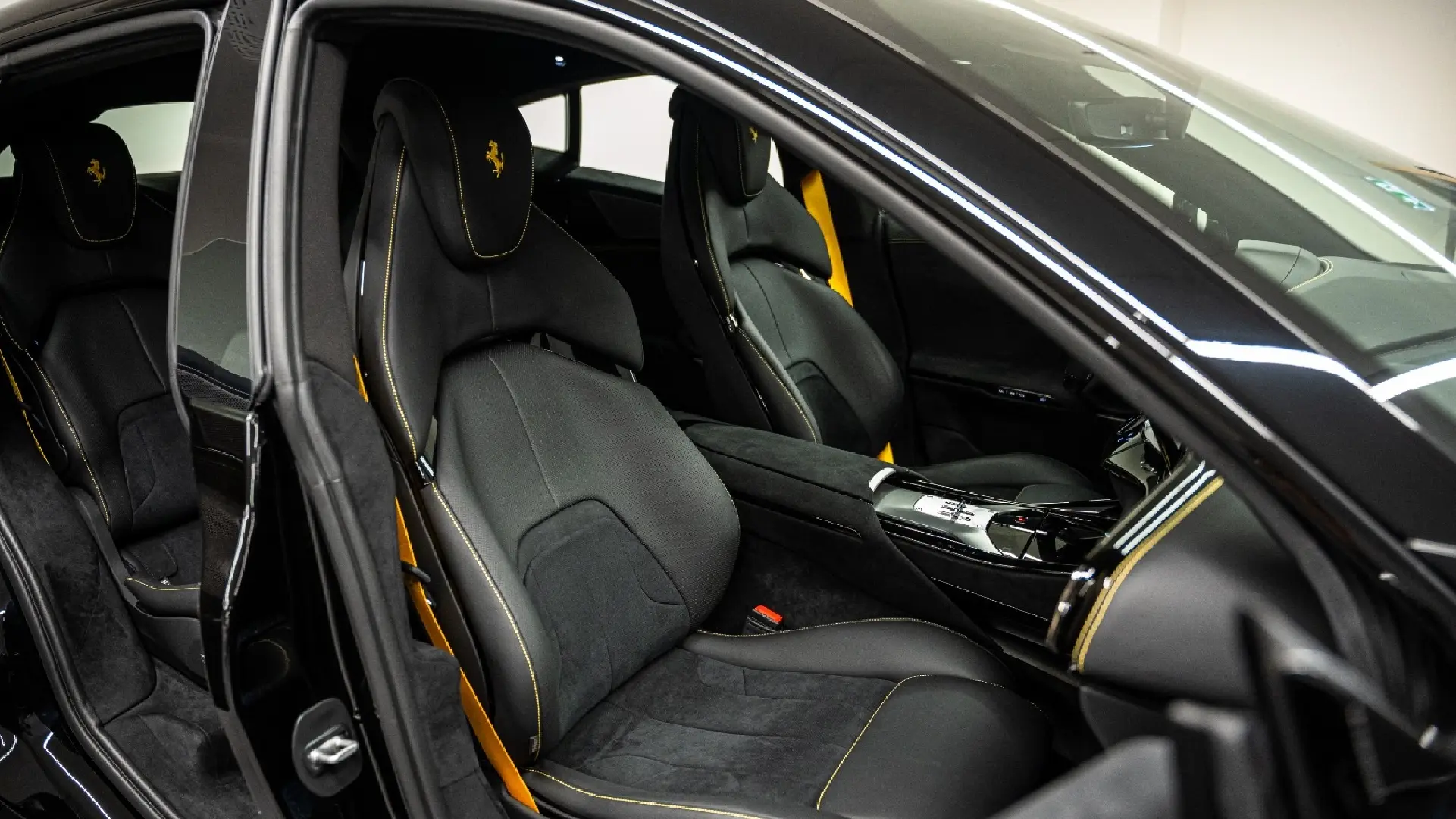 Ferrari Purosangue V12 YM  BLACK 2022 Rental Dubai