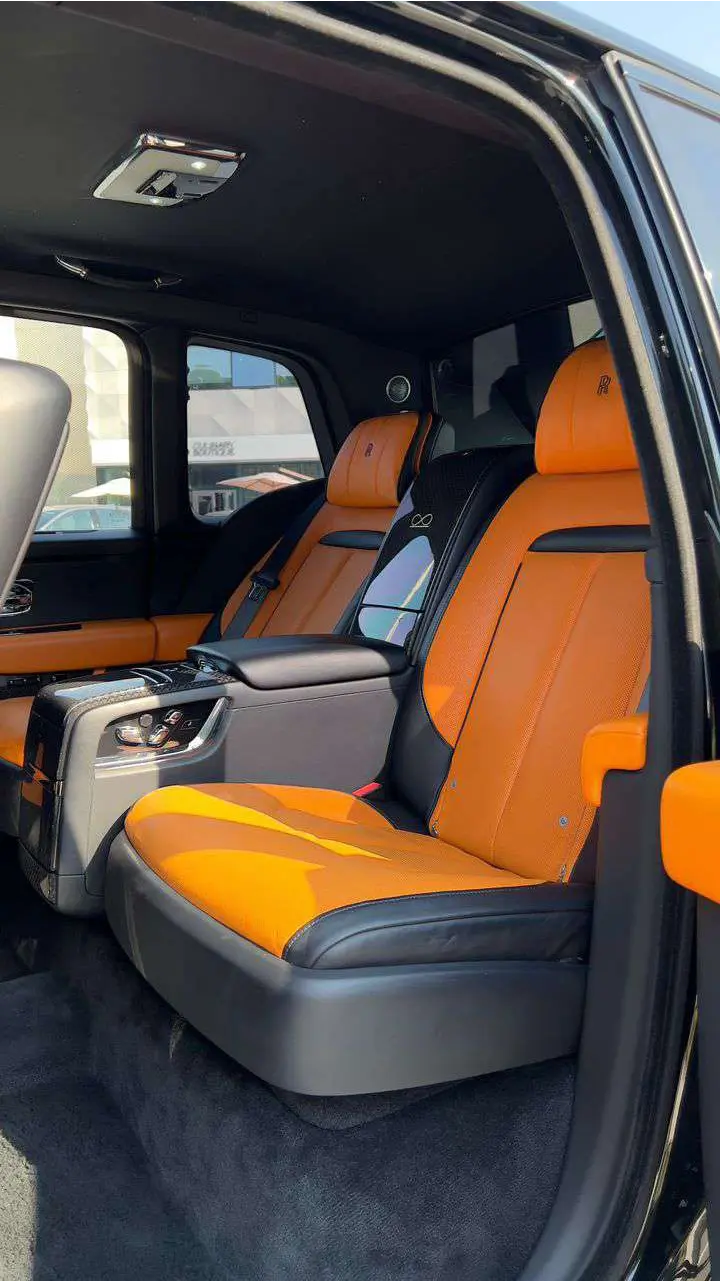 Rolls-Royce Cullinan Black Badge  BLACK 2022 Rental Dubai