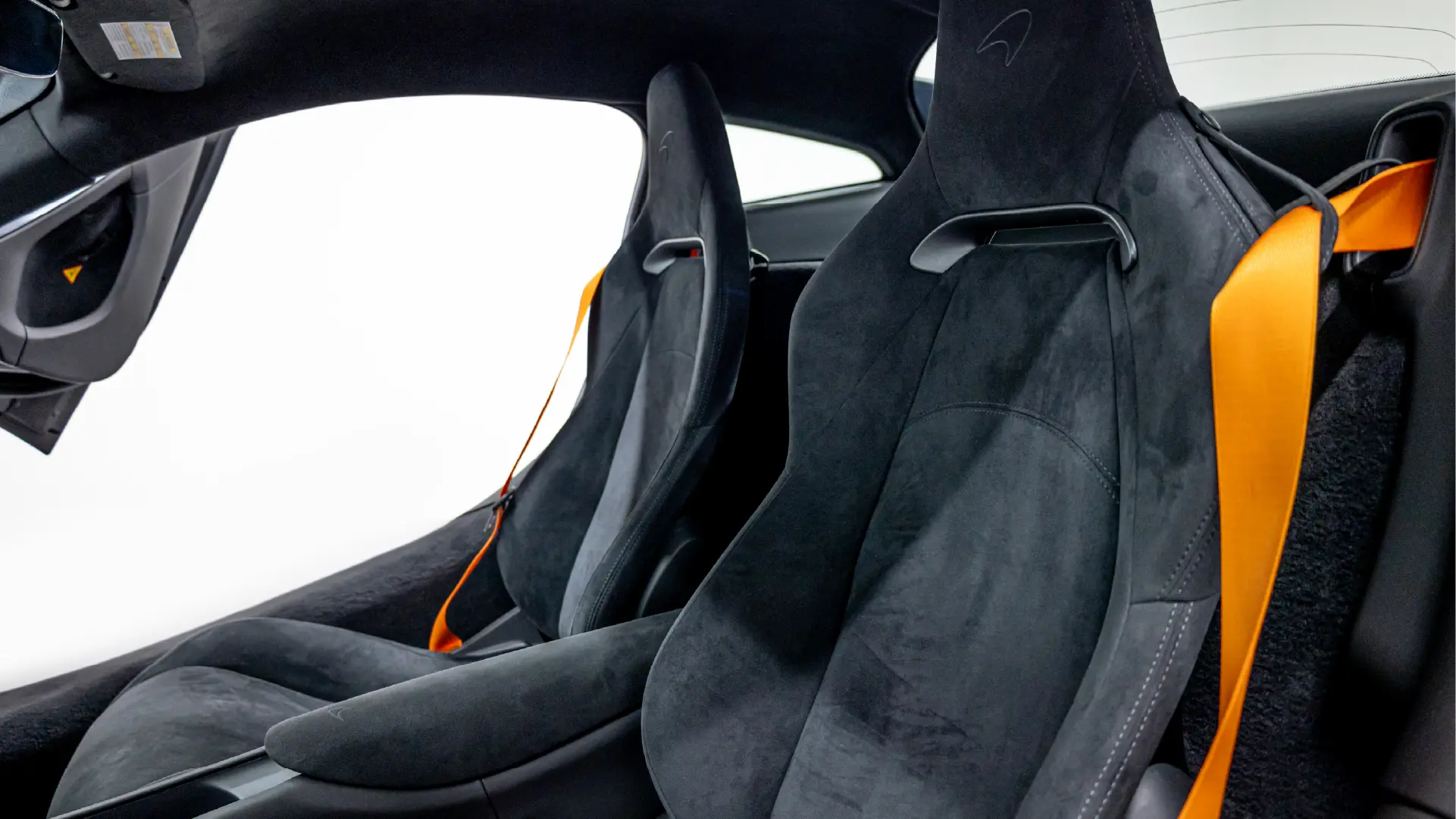 McLaren Artura  BLACK 2024 Rental Dubai