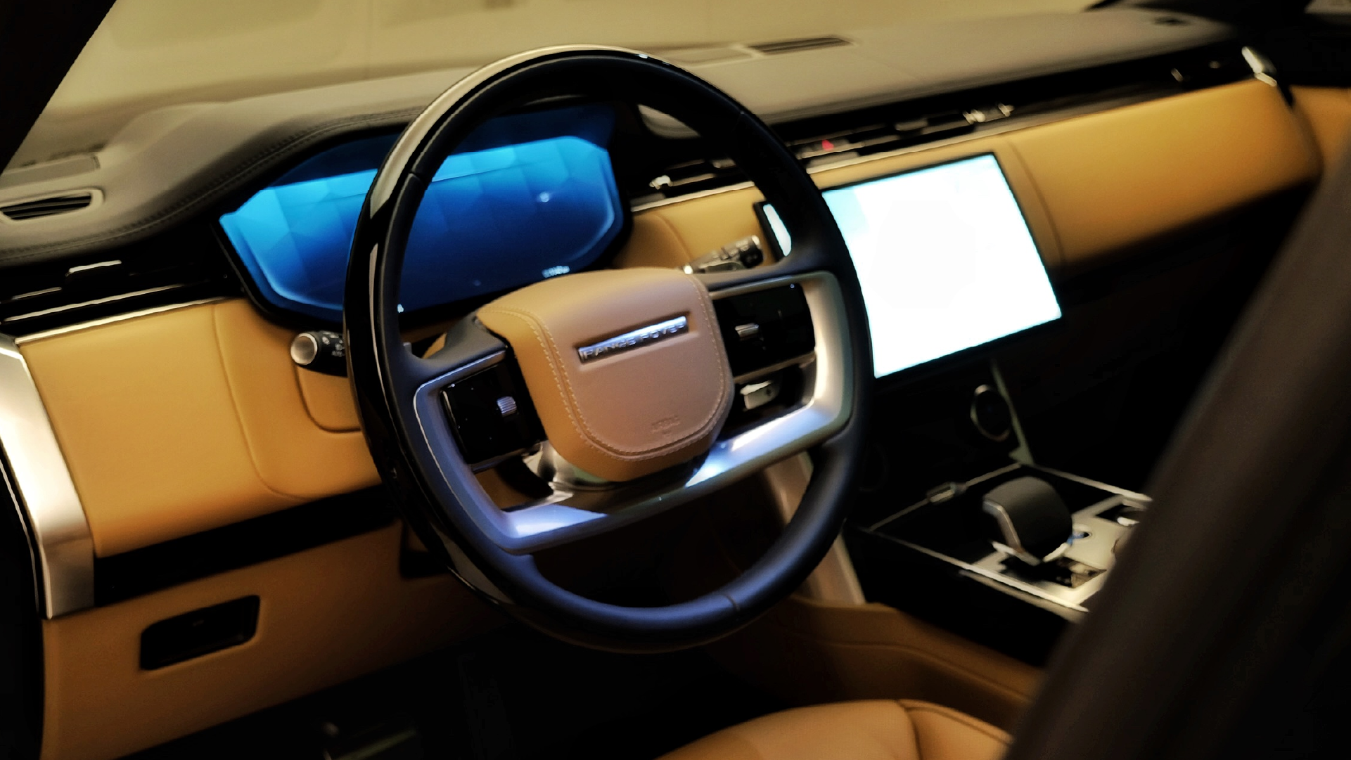 Range Rover Vogue  BLACK 2024 Rental Dubai